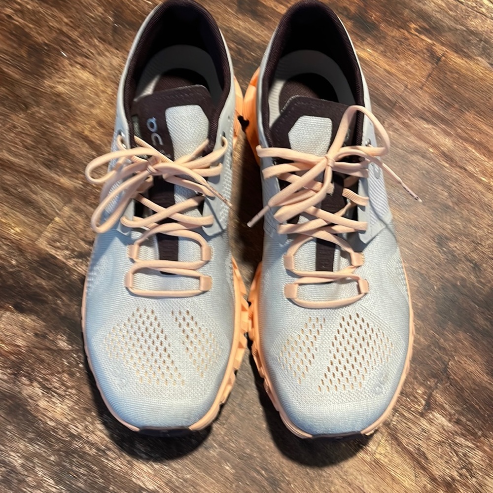 On cloud x Womens shoes